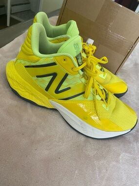 New Balance FuelCell Two Wxy v4 RT4  Size Mens Size 10.5 ( Womens 12)